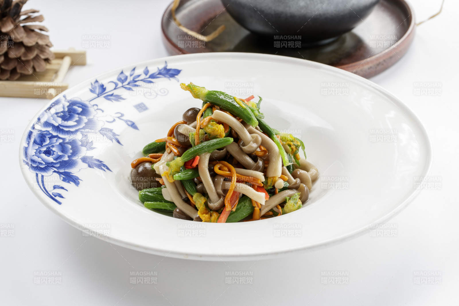 虫草花海鲜菇小炒黄瓜仔