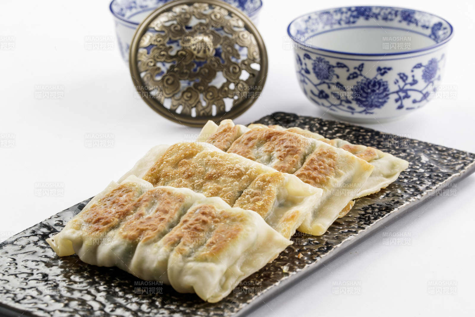 黑石盤裝的美味素盒子