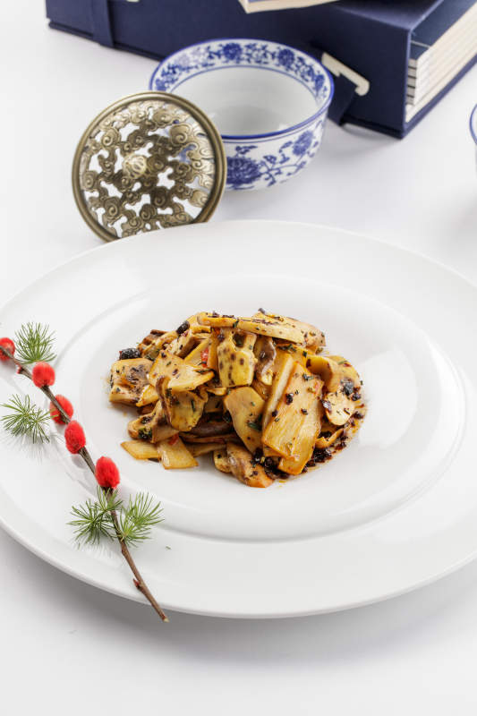 香草酱爆炒牛肝菌