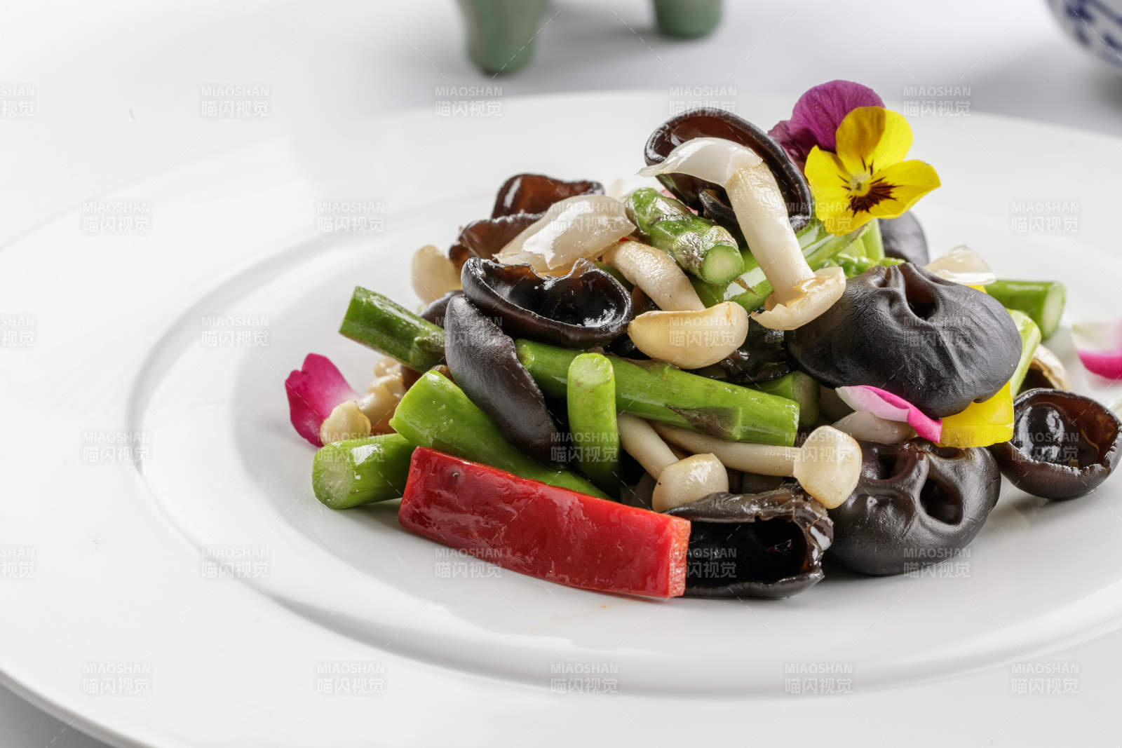 遍野芝兰炒时蔬什锦-摄影图