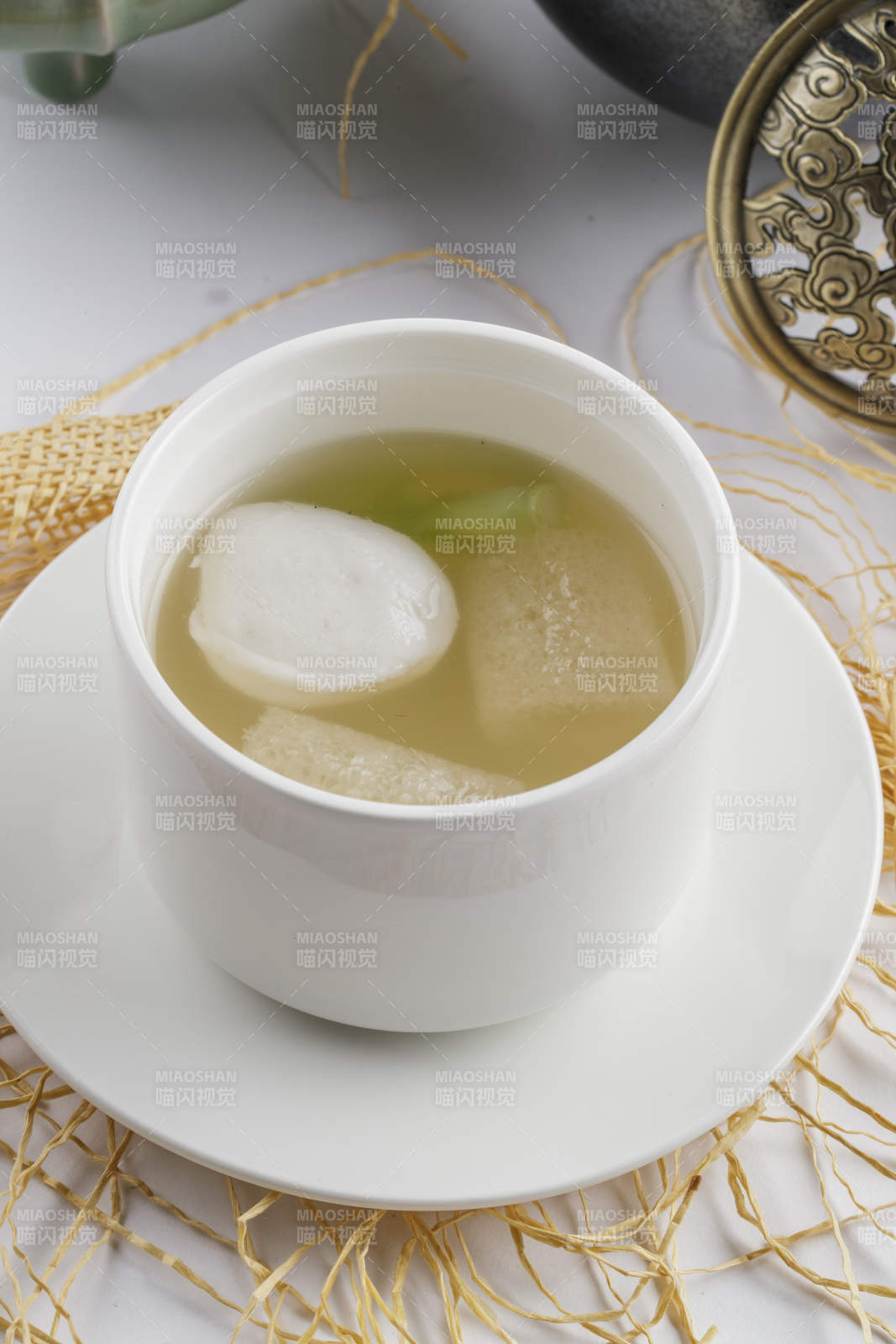 竹荪鲜汤酿鱼丸