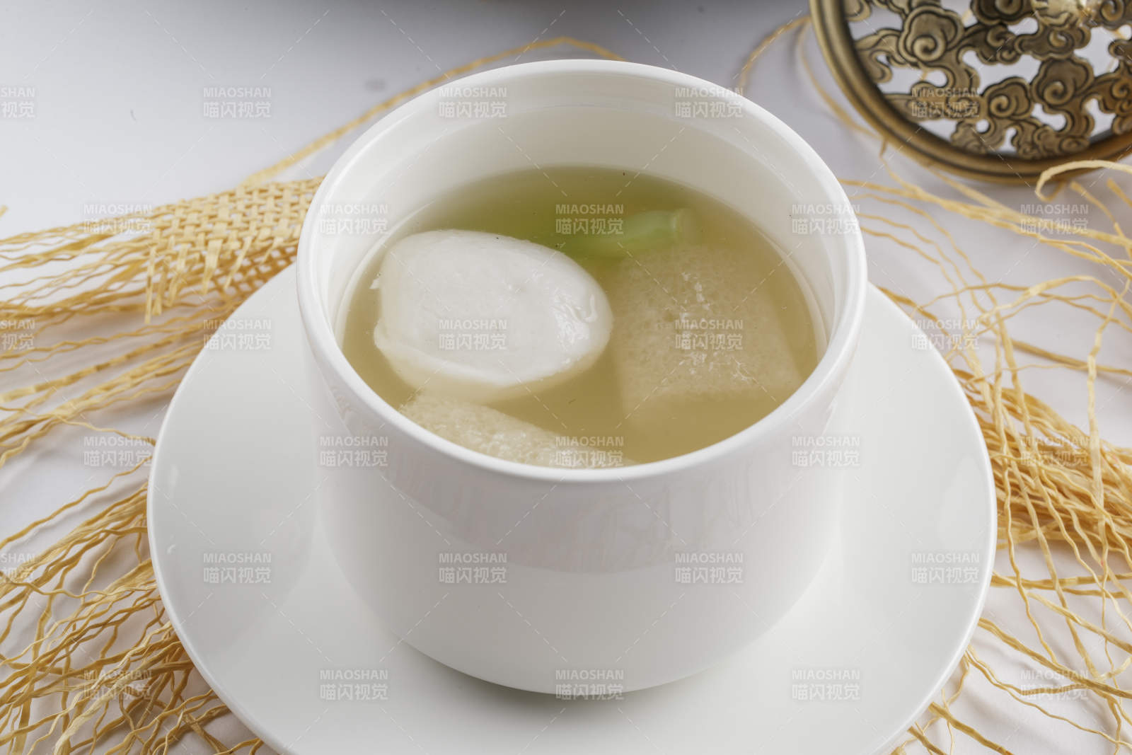 竹荪鲜汤酿鱼丸