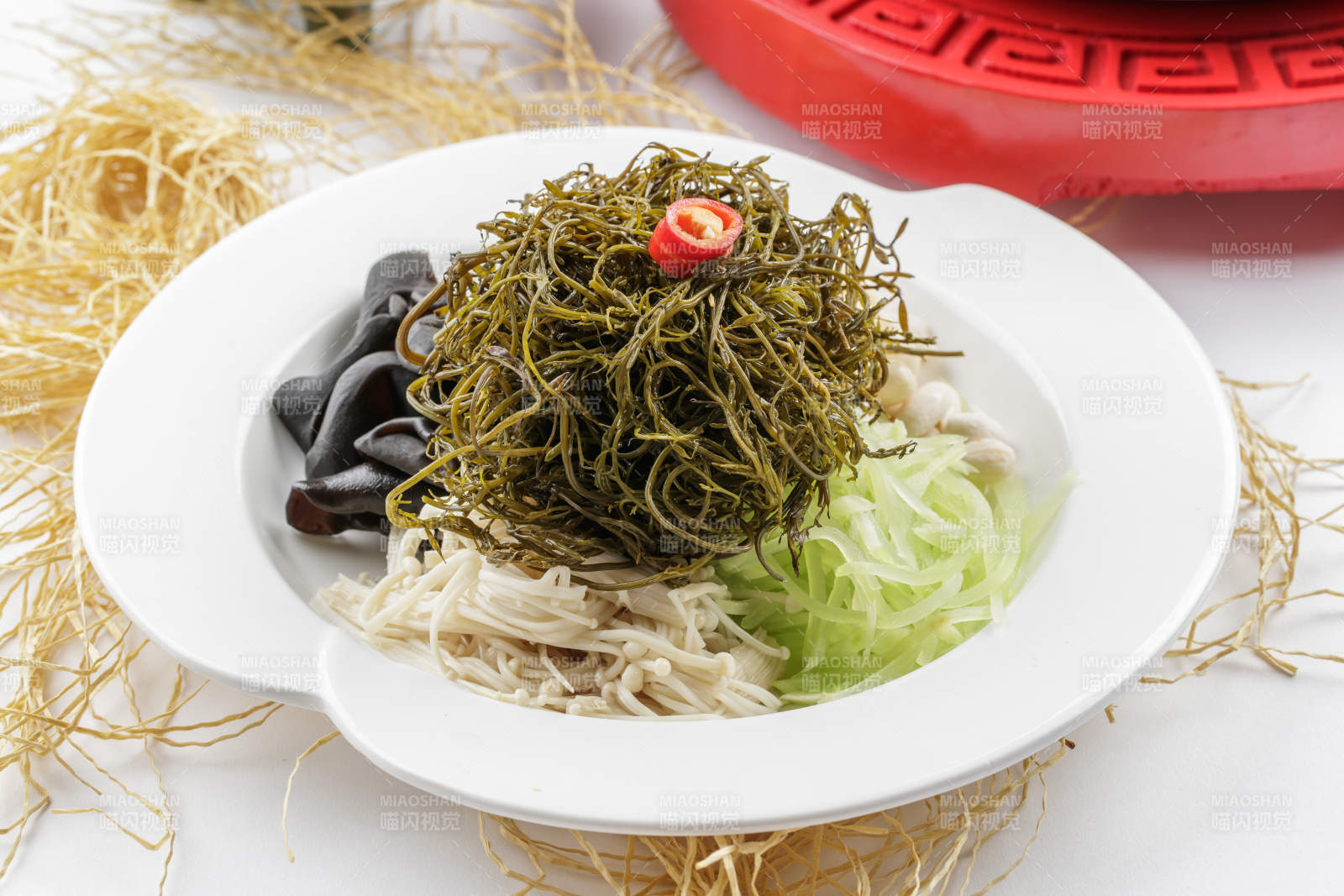 涼拌海菜木耳金針菇海鮮菇西芹絲