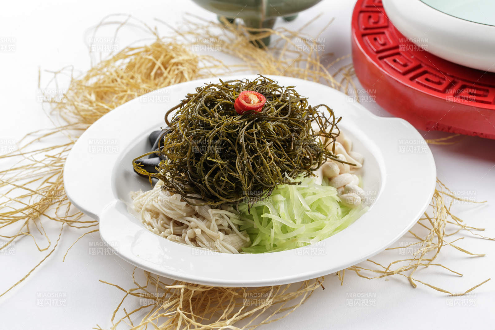 涼拌海菜木耳金針菇海鮮菇西芹絲