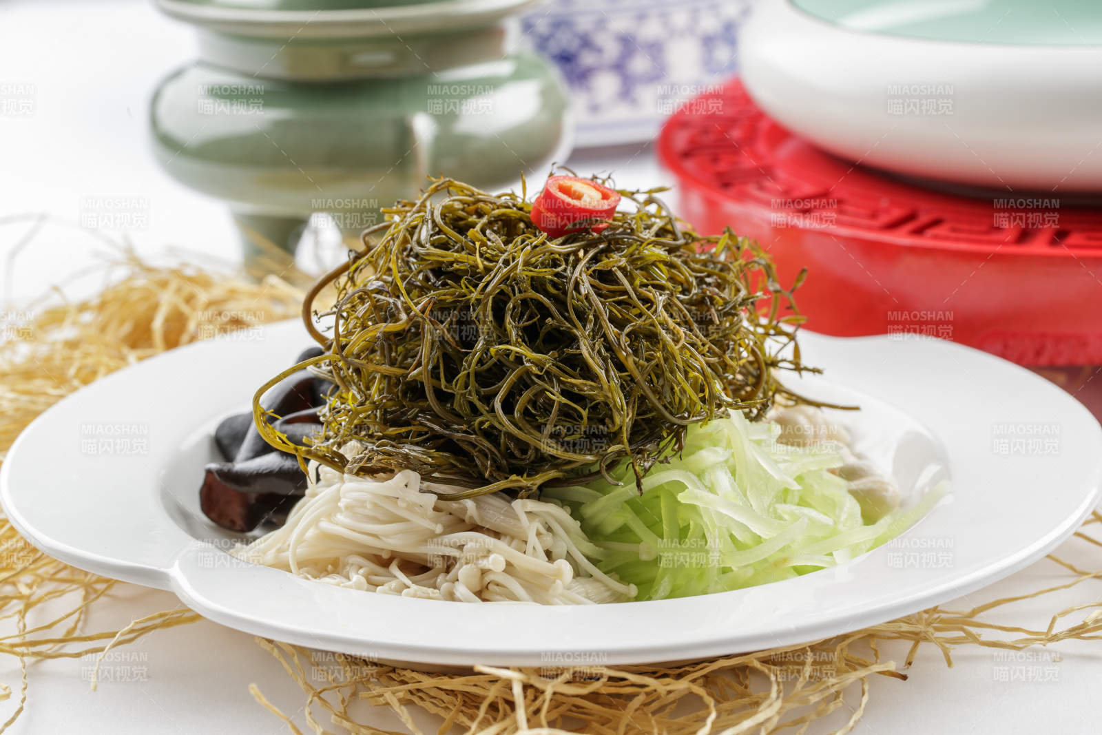 涼拌海菜木耳金針菇海鮮菇西芹絲