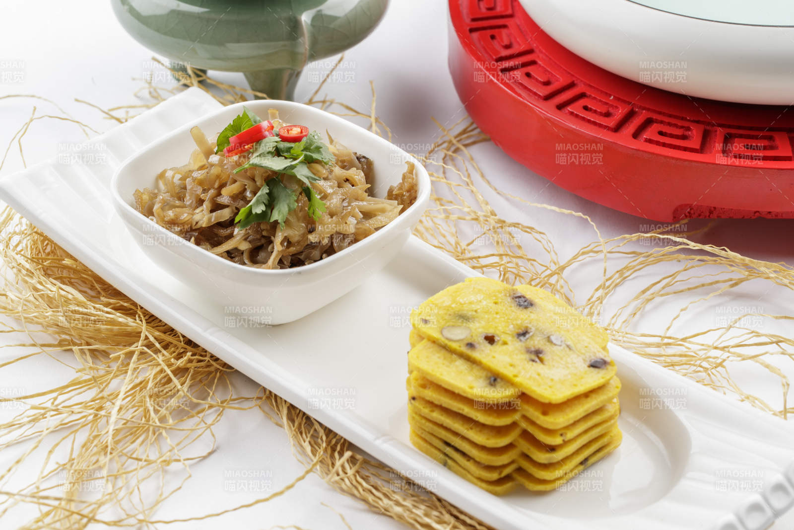 豆馅黄糕切片配耳丝图片