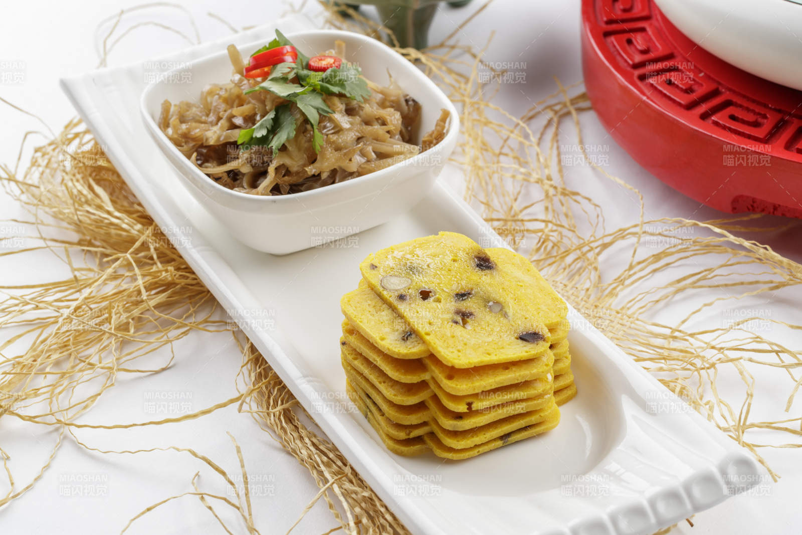 豆馅黄糕切片配耳丝图片