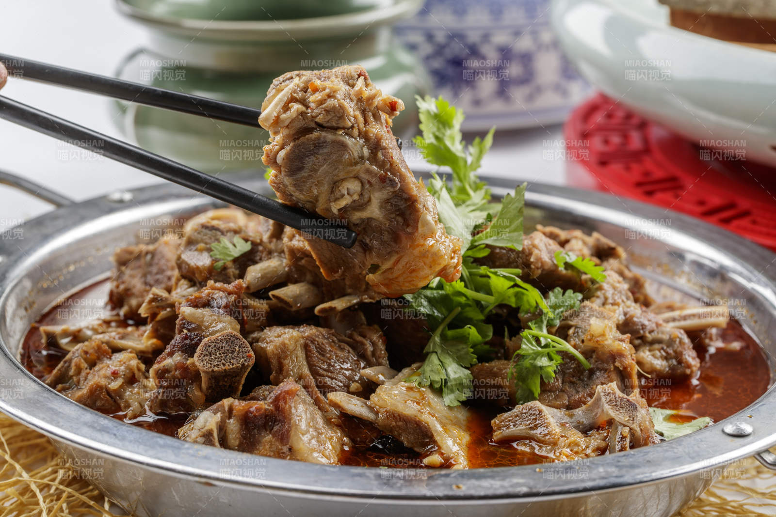 鐵鍋紅燜羊肉圖片