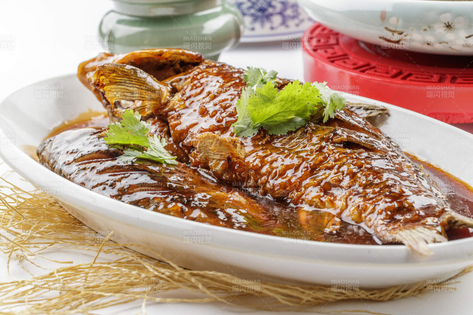 浇汁干烧官厅鲤鱼