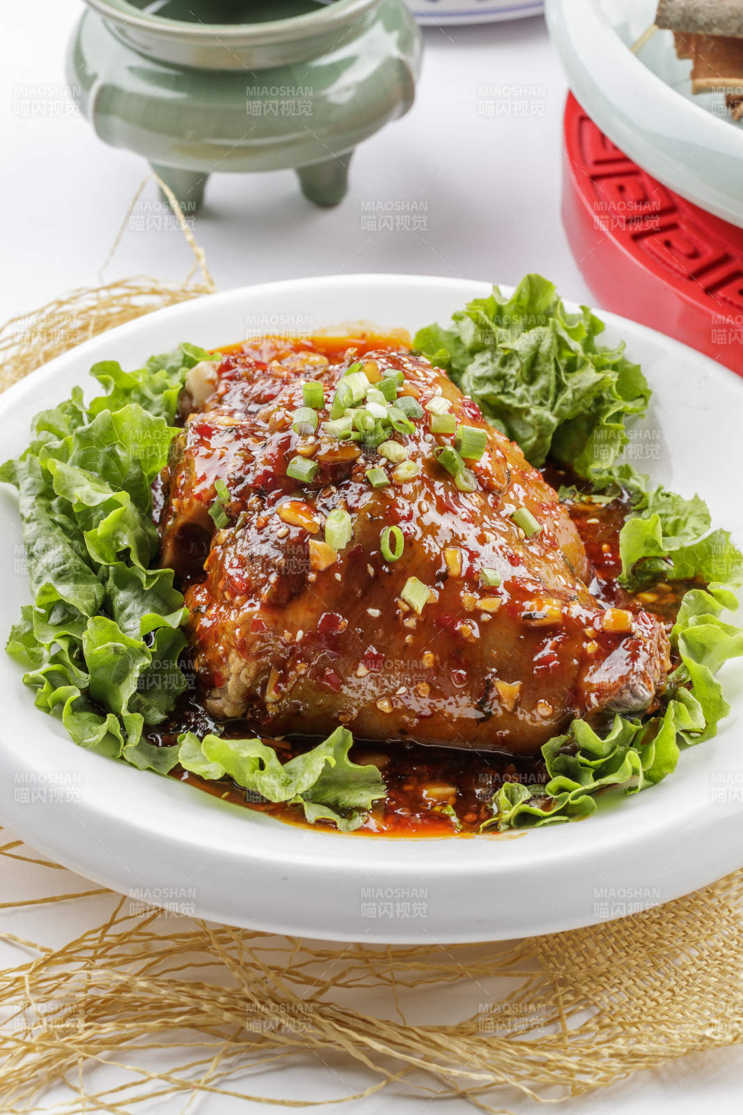 酱焖肘子猪肘子