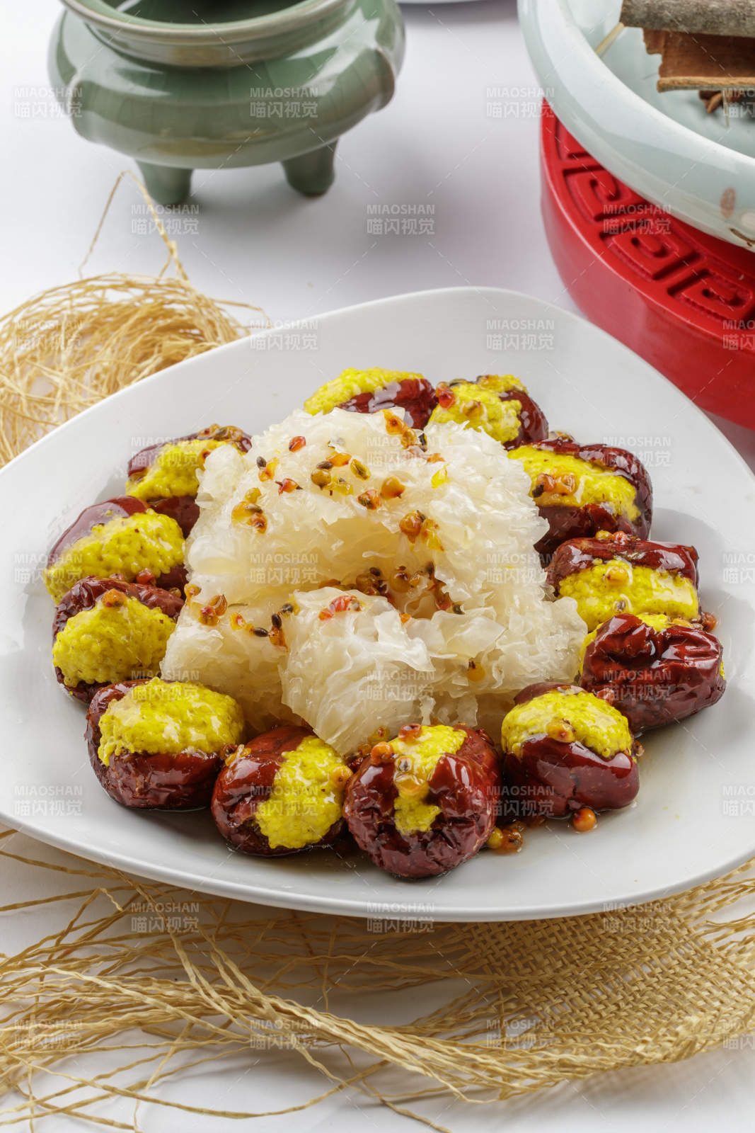 小米红枣银耳配沙棘酱