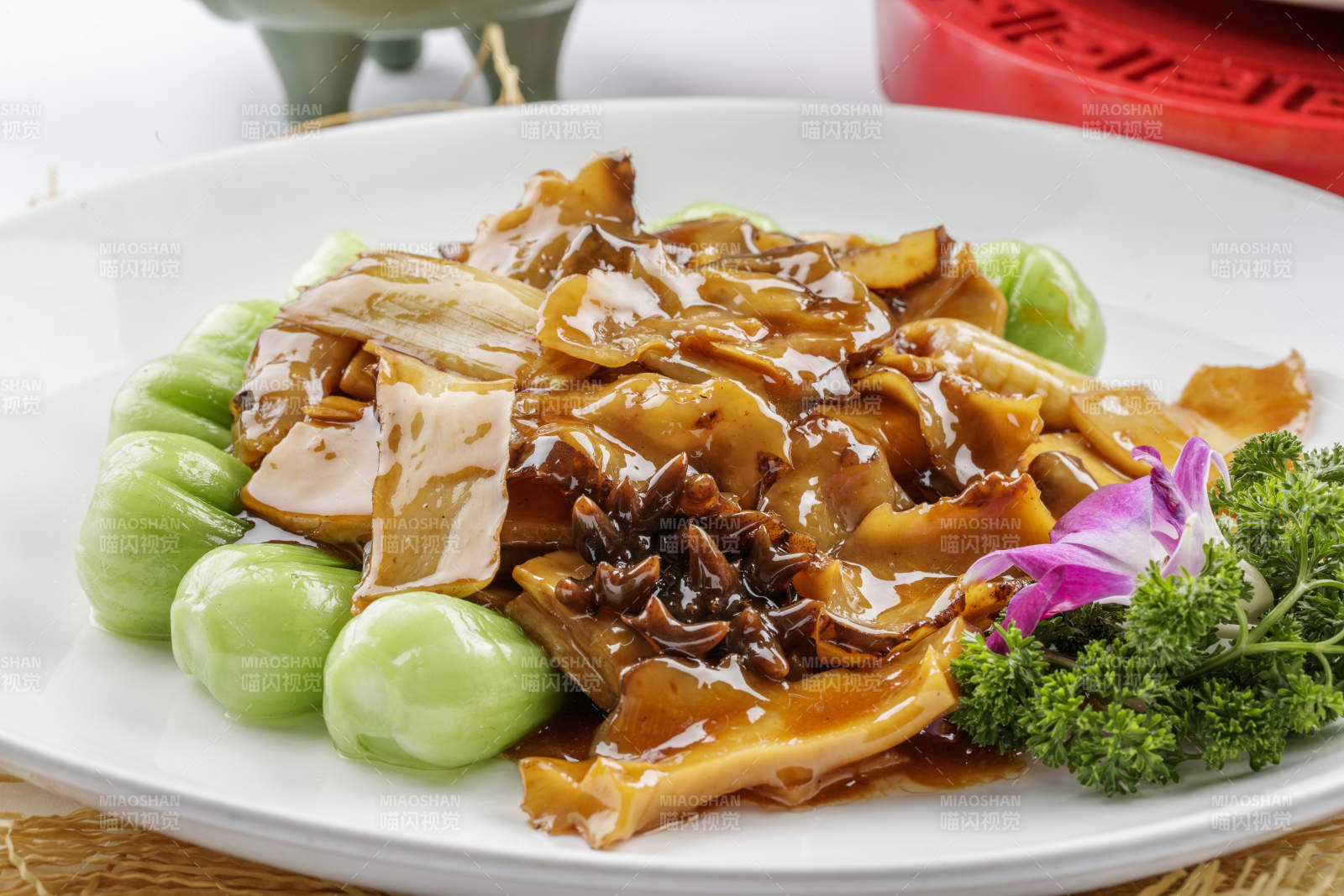 葱烧海参杏鲍菇-摄影图