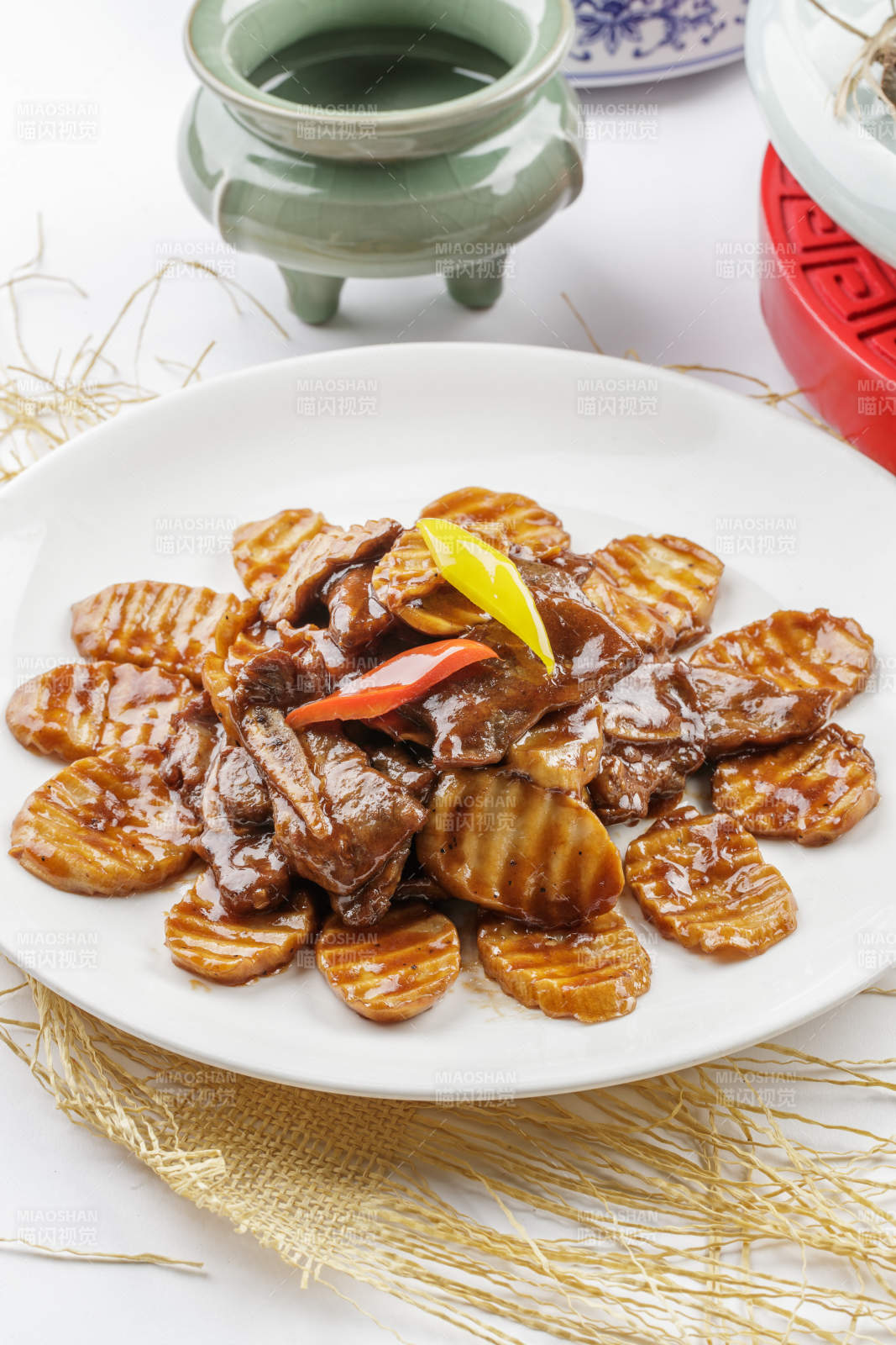 XO酱爆杏鲍菇牛仔骨-摄影图