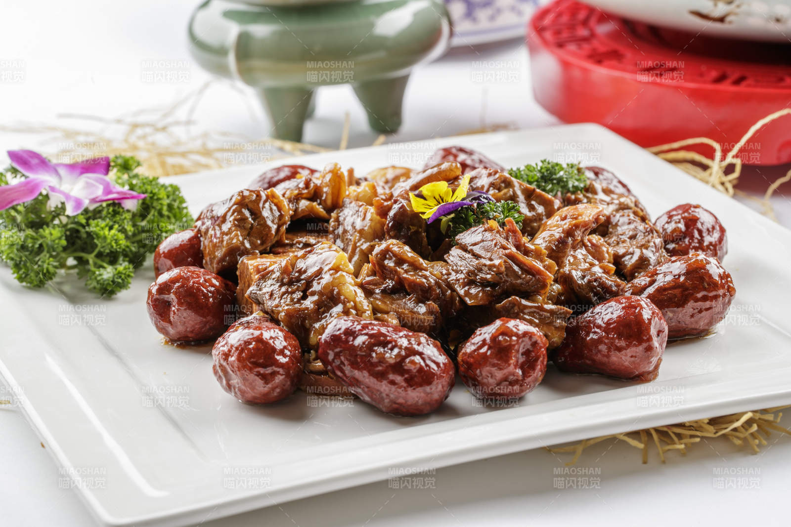 和田蜜枣烧牛腩图片