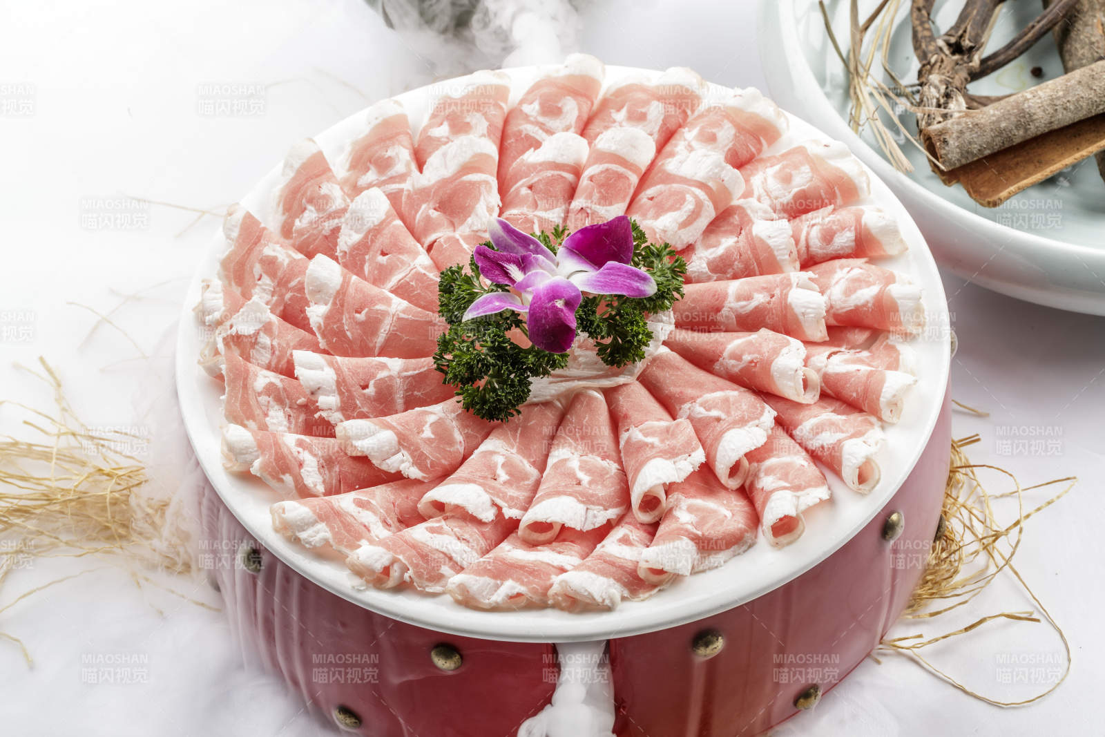 涮锅火锅食材羊上脑卷上脑肥羊卷-摄影图