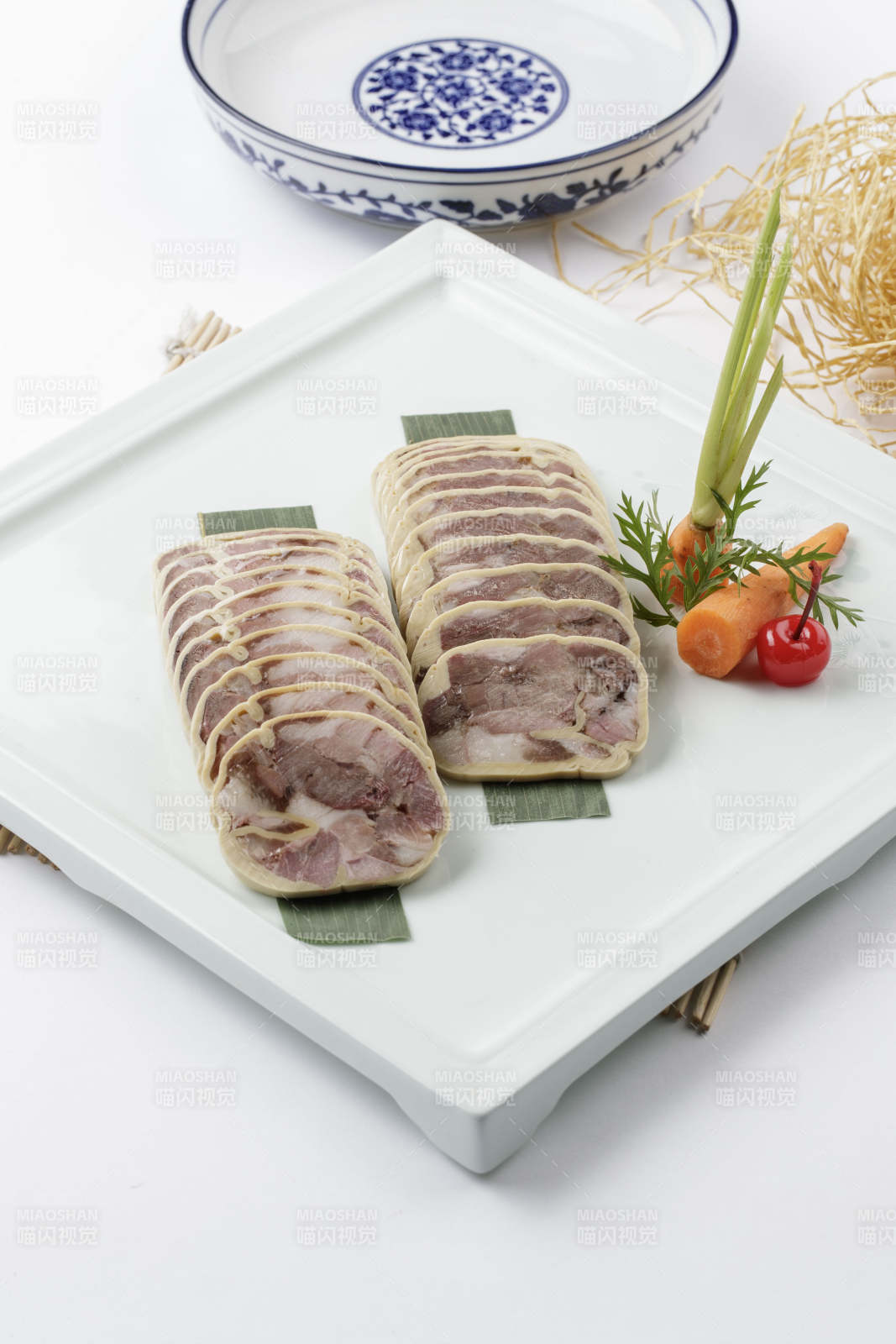 魷魚豬肘花卷切片