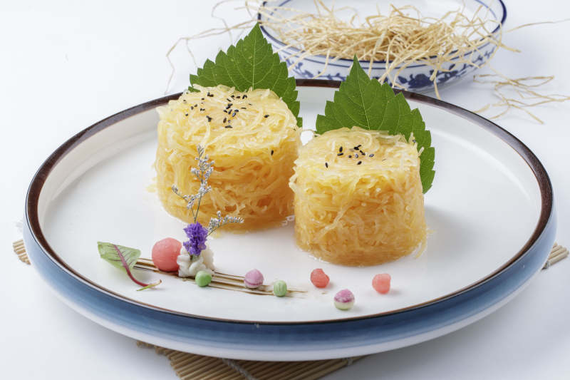 套碗装的炝拌青瓜丝墩