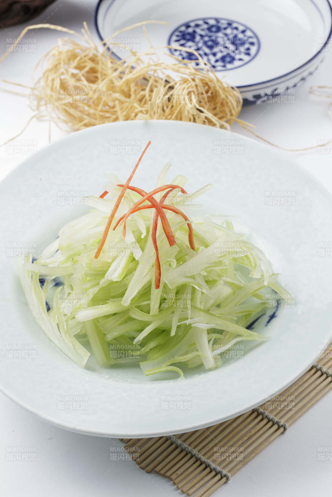 凉拌西芹丝图片