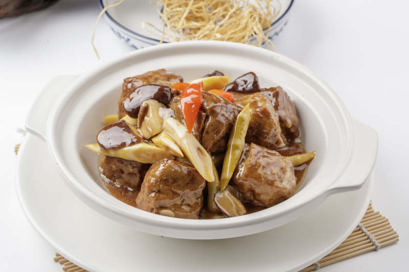 笋尖豆腐泡烧肉