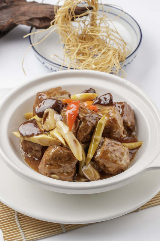 笋尖豆腐泡烧肉