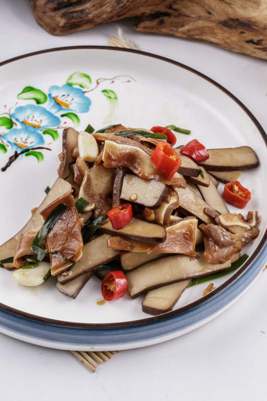 蒜香米椒黑豆干炒猪耳