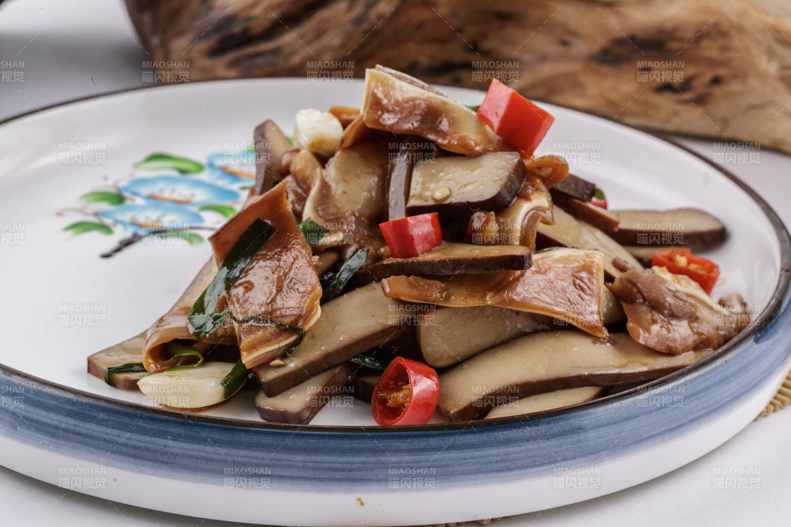 蒜香米椒黑豆干炒猪耳