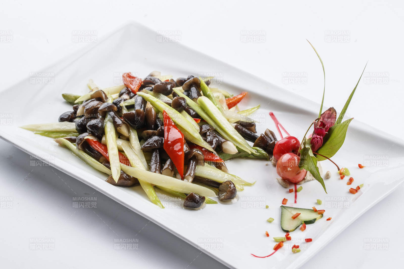 西芹彩椒鸡枞菌-摄影图