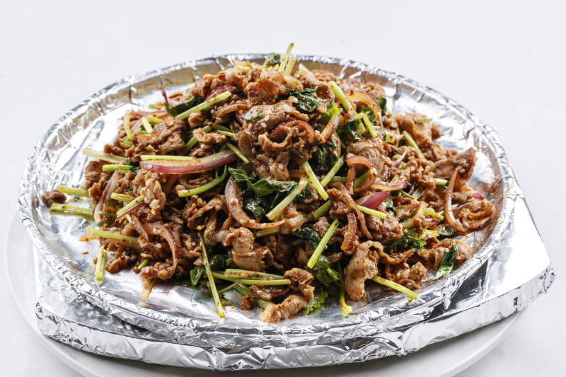 洋蔥香菜鐵板炒牛柳