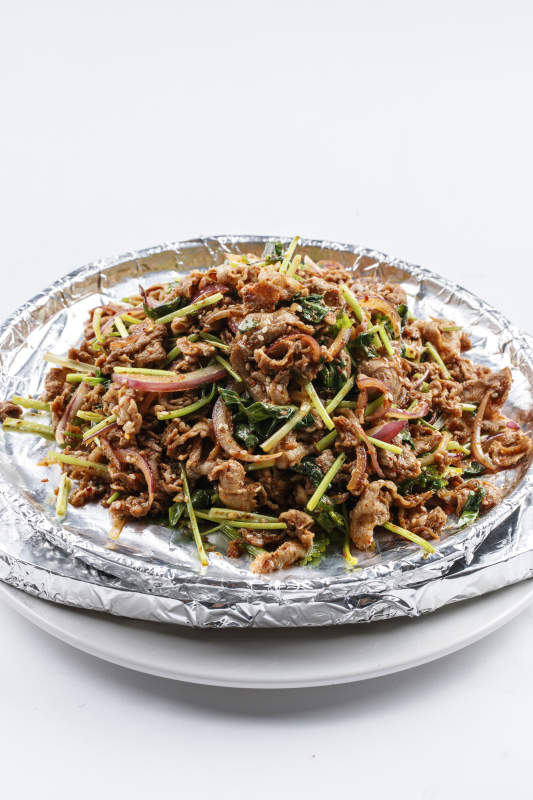 洋蔥香菜鐵板炒牛柳