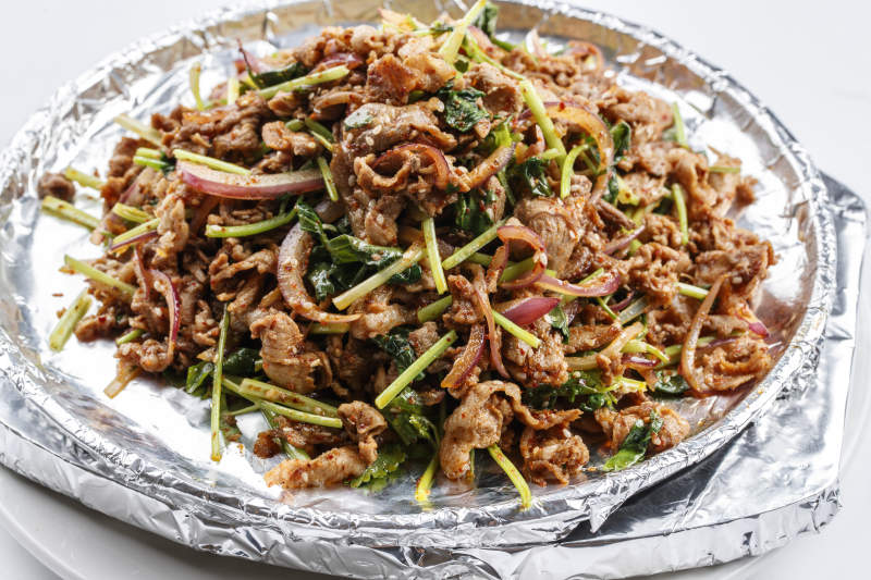 洋蔥香菜鐵板炒牛柳