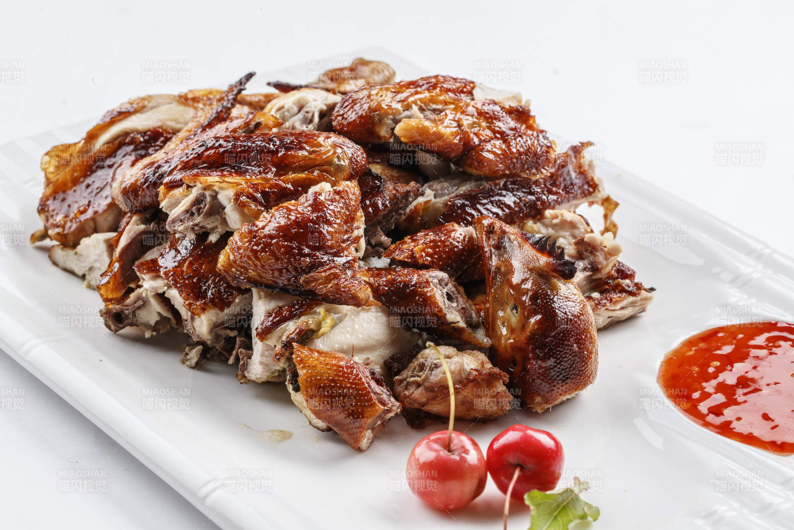 美味手撕熏鸡-摄影图