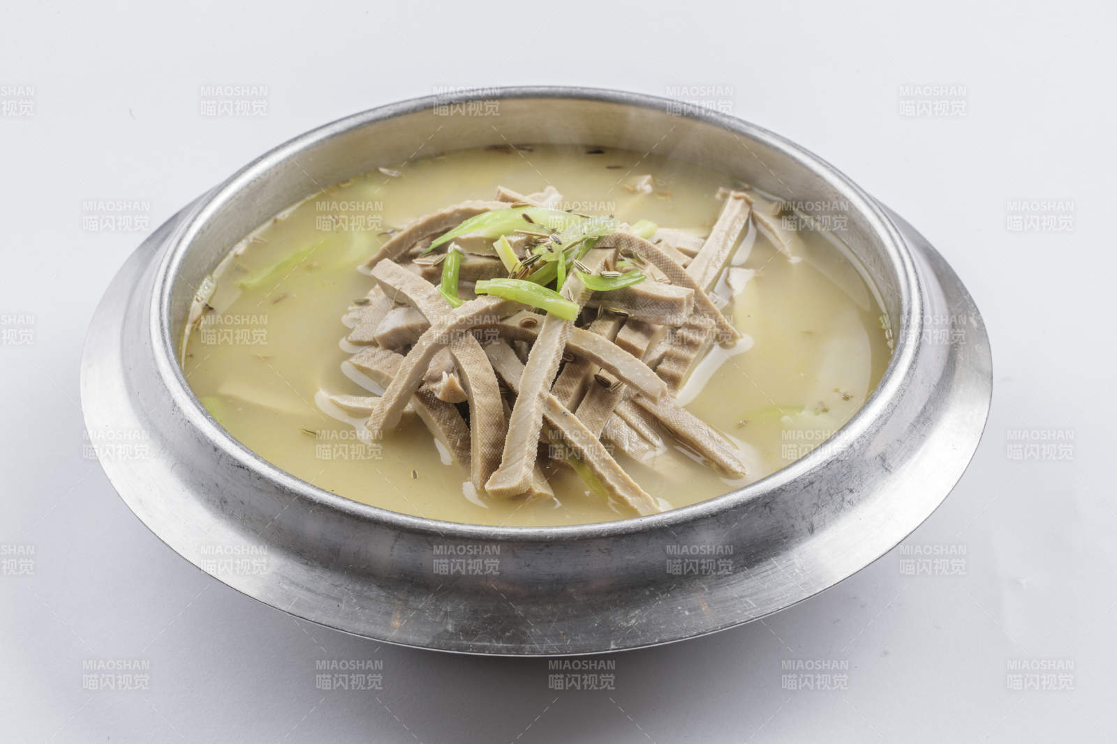 锅仔浓汤烟熏豆腐干