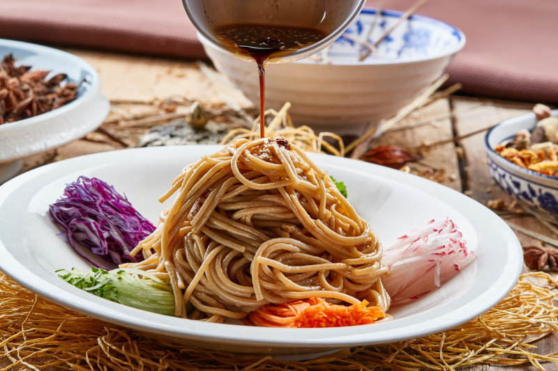 菜丝五花肉凉拌莜面饸饹