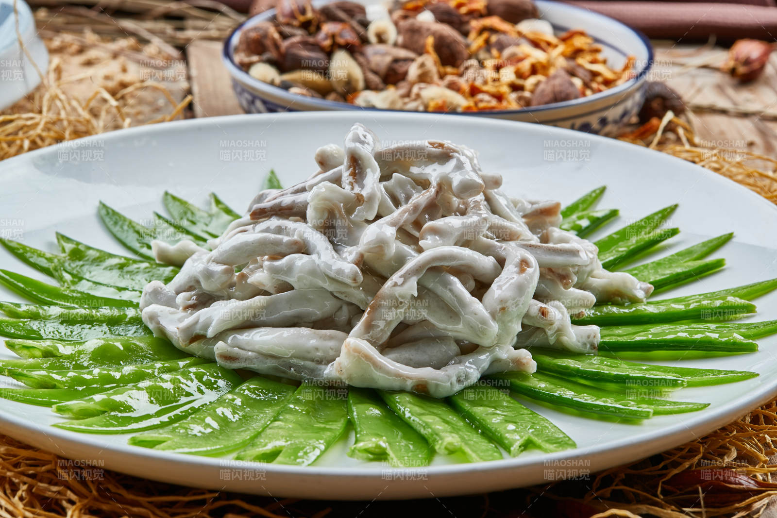 焗海鮮菇配荷蘭豆