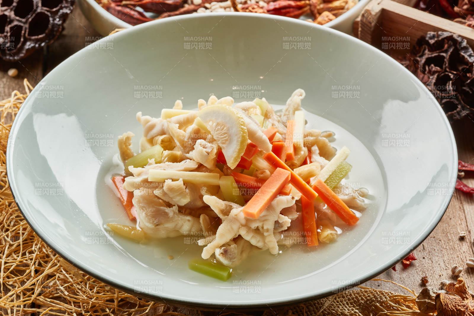 美味柠檬泡椒凤爪图片