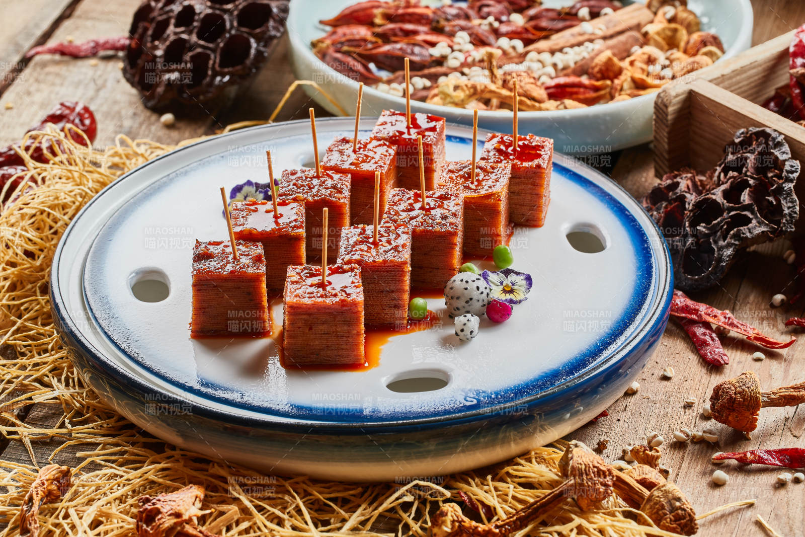 牙签红油千张皮辣豆皮