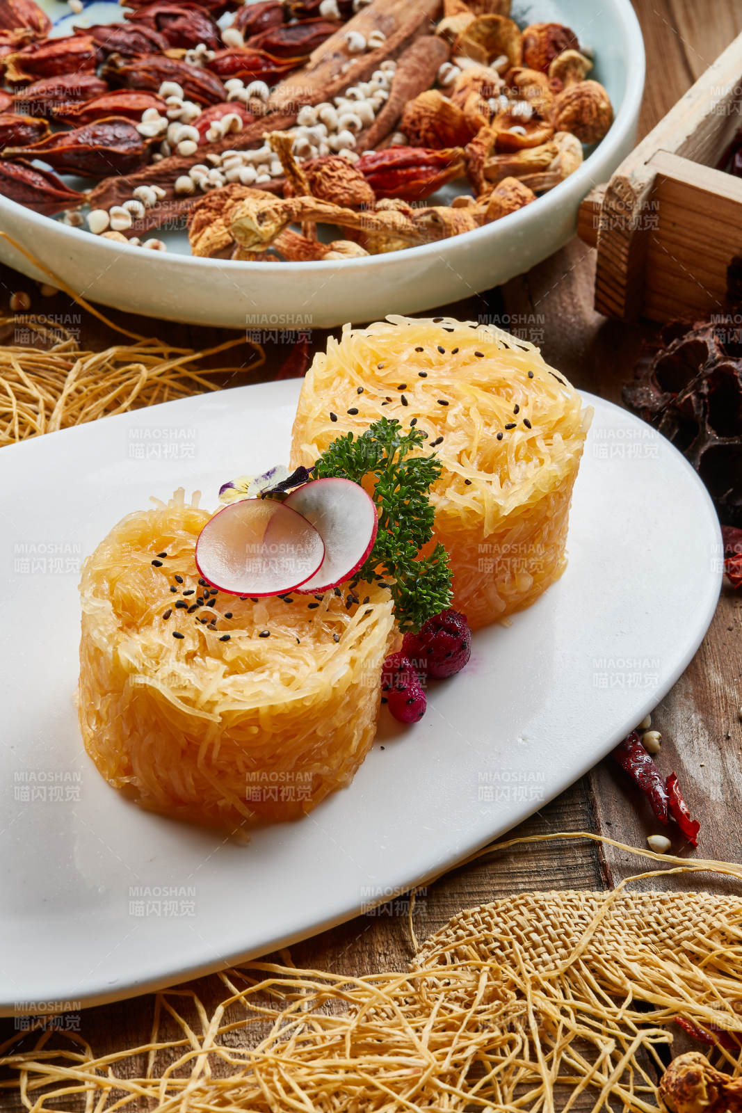 油炸美味瓜丝-摄影图