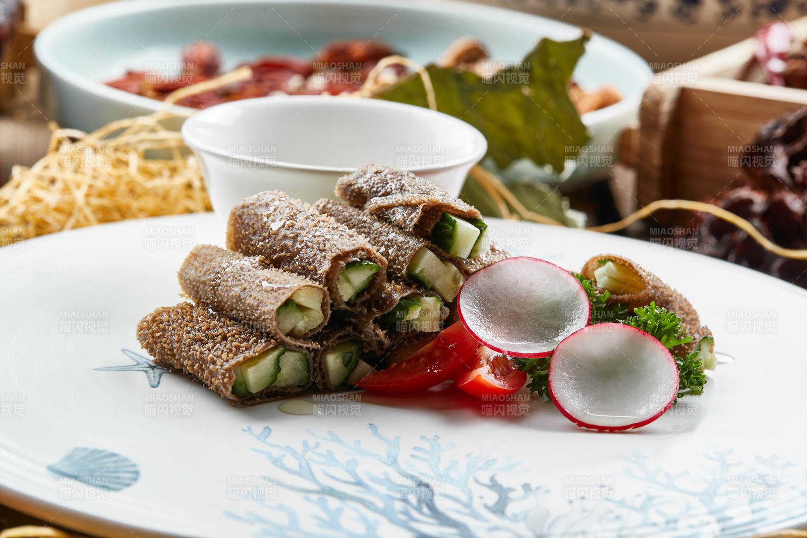 毛肚黄瓜卷-摄影图