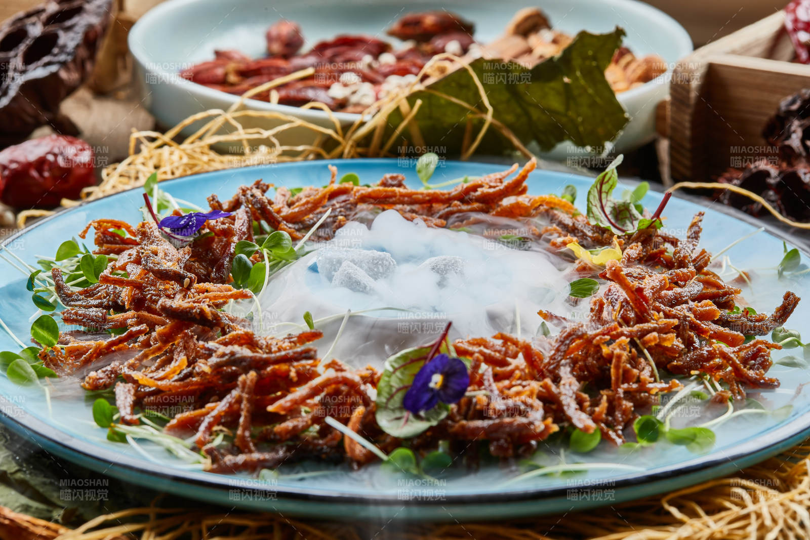 香椿豆苗油炸鱼丝