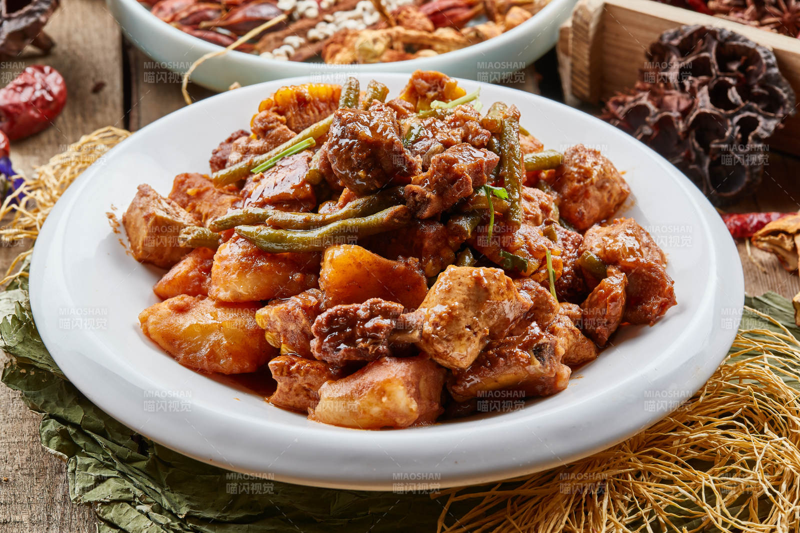 农家乱炖豆角豆腐土豆排骨