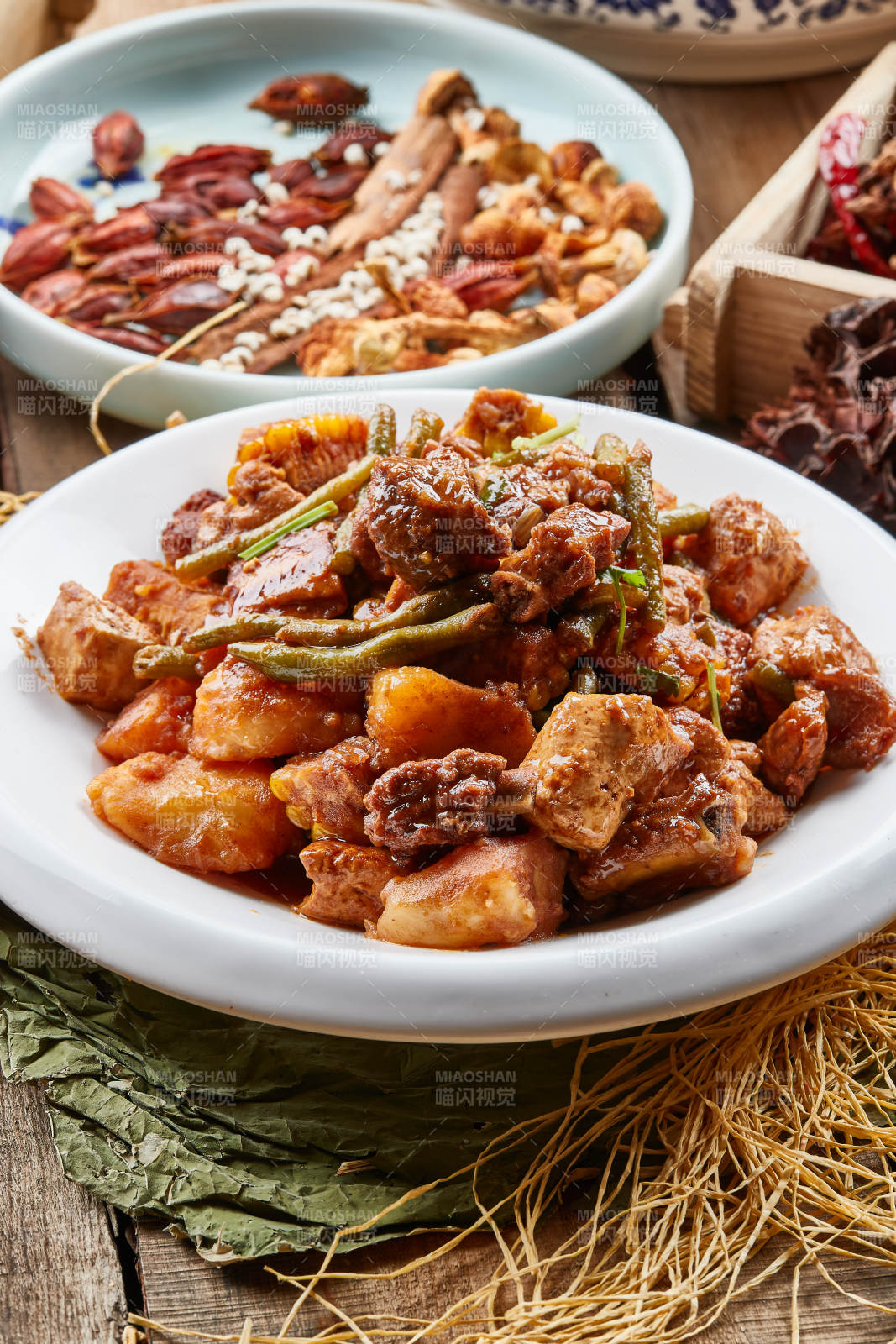 农家乱炖豆角豆腐土豆排骨