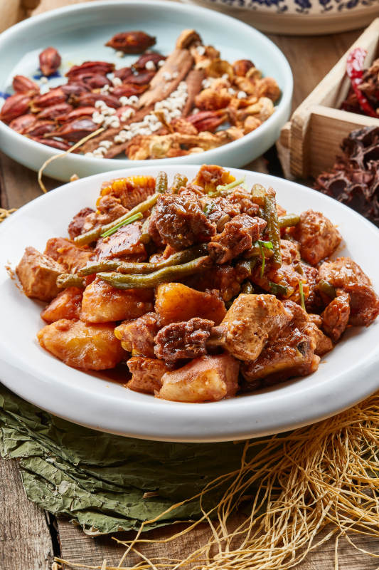 农家乱炖豆角豆腐土豆排骨