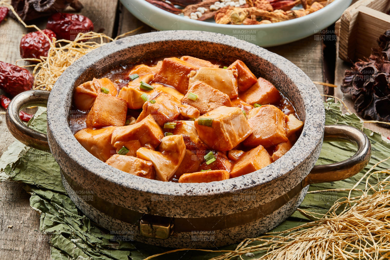 石锅鸡汤鱼豆腐