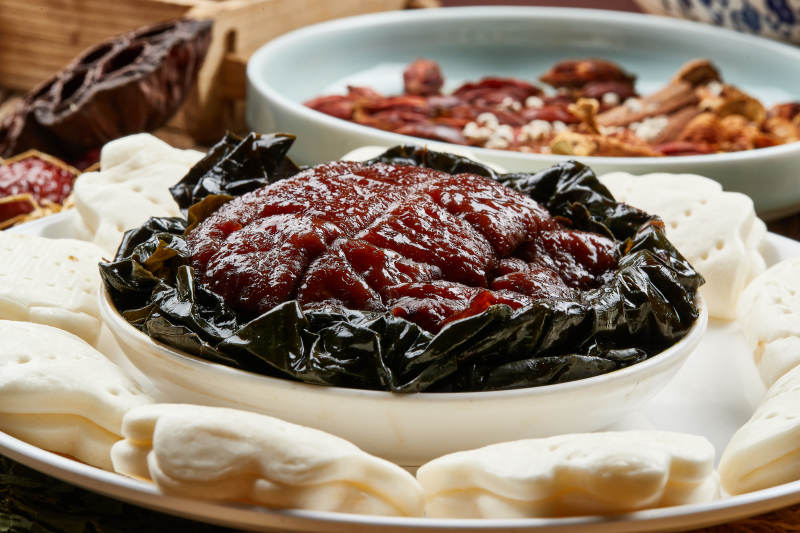 梅干菜扣肉加花饃