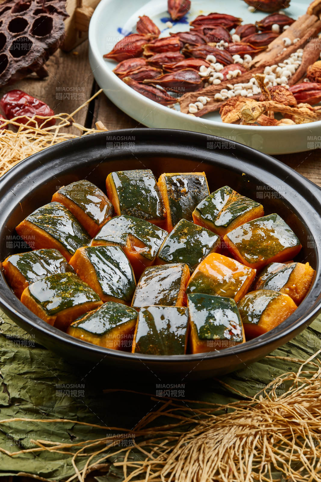 砂锅蜜汁金瓜-摄影图