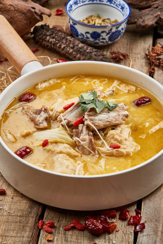 山珍乱炖红枣排骨鸡脯食用菌