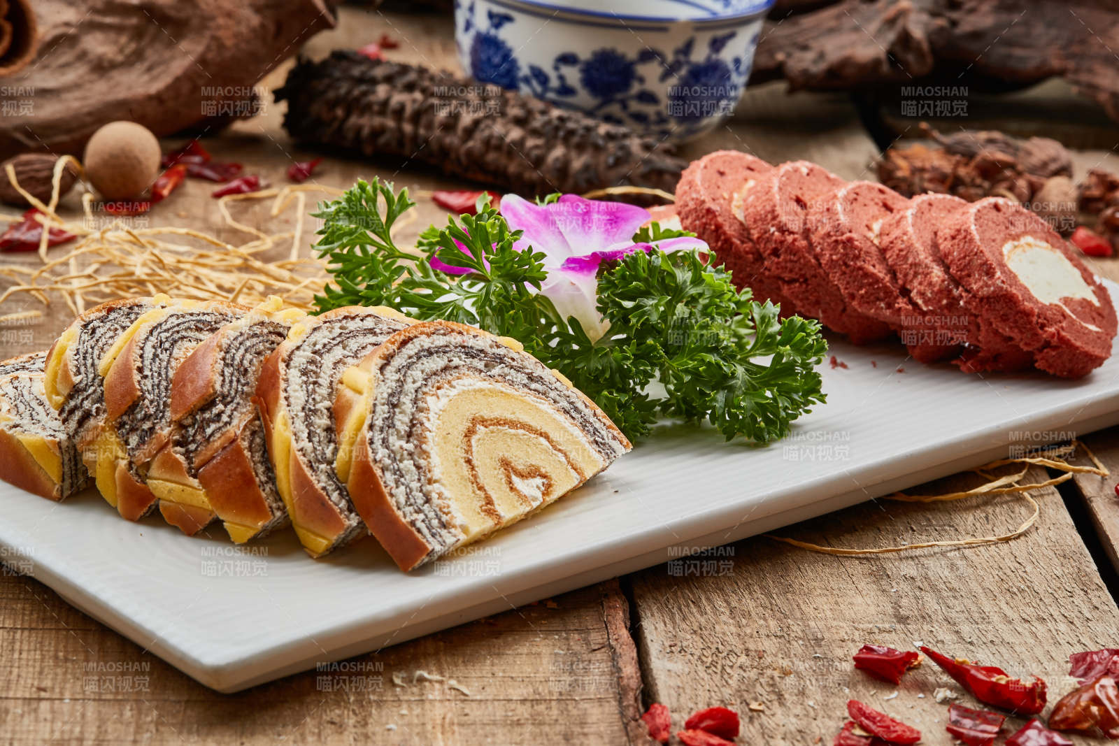 奶油蛋糕卷切片