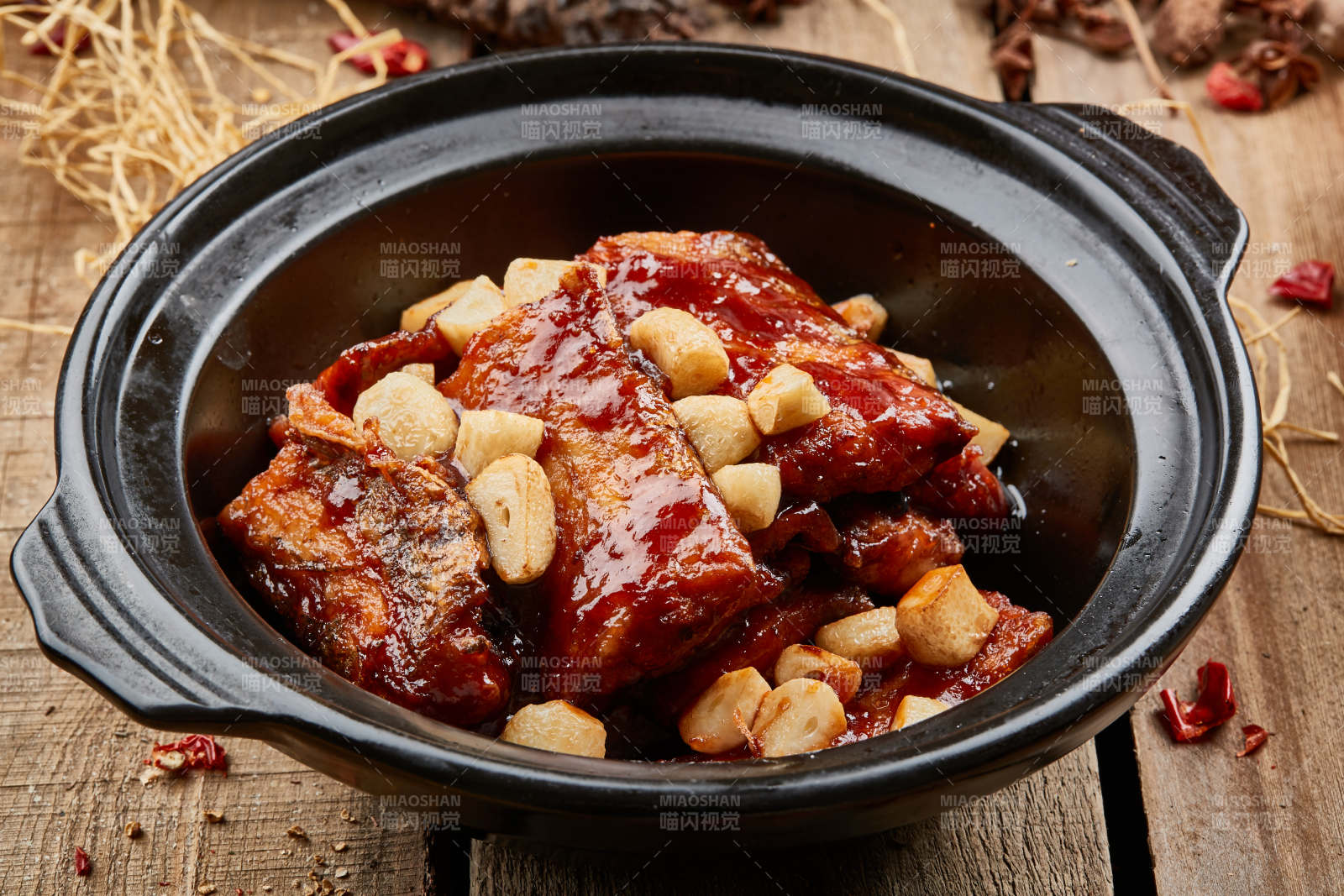 砂鍋蒜香帶魚圖片