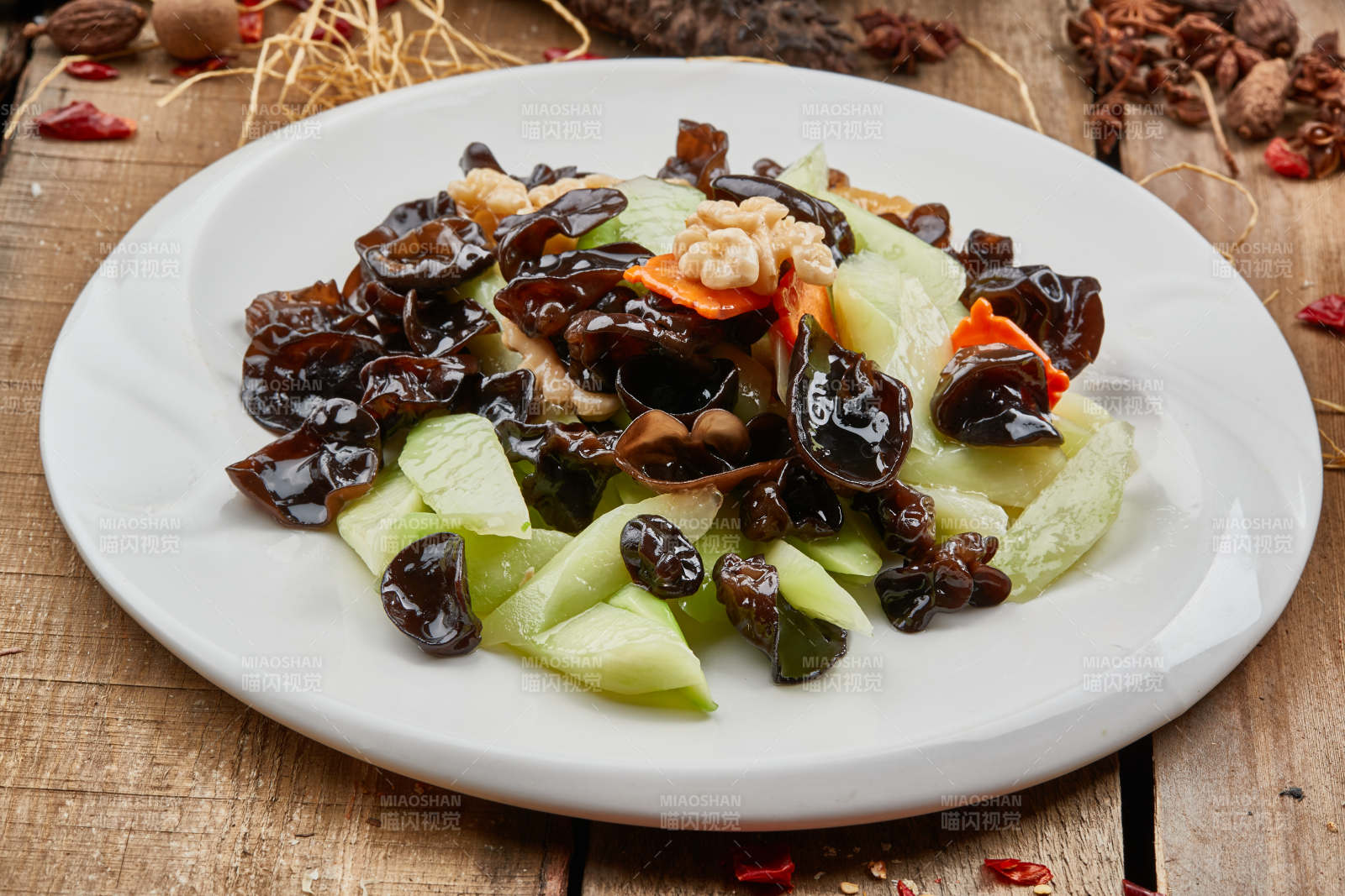 木耳芦笋鲜桃仁