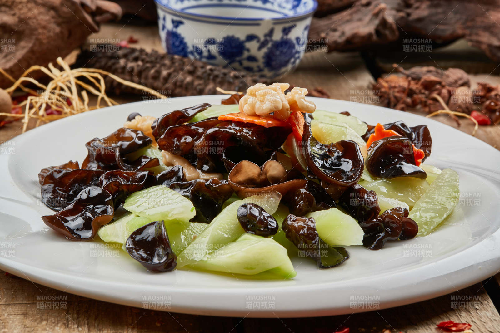 木耳芦笋鲜桃仁